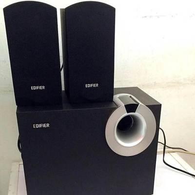 家用漫步者音響轉讓 木質結構，音質純正，深圳坪山坑梓自提